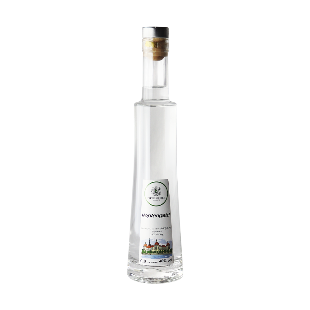 Hopfengeist mit feinherbem Aroma in klarer Flasche